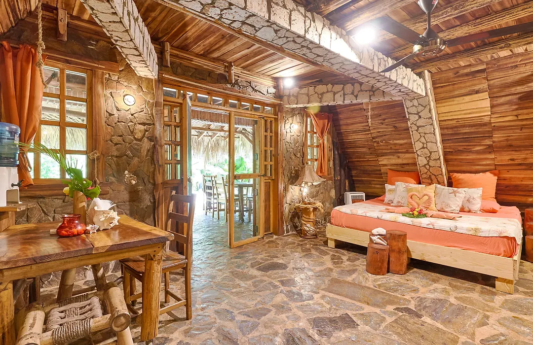 Chalet Tropical Hotel & Pool Bar Restaurant-1