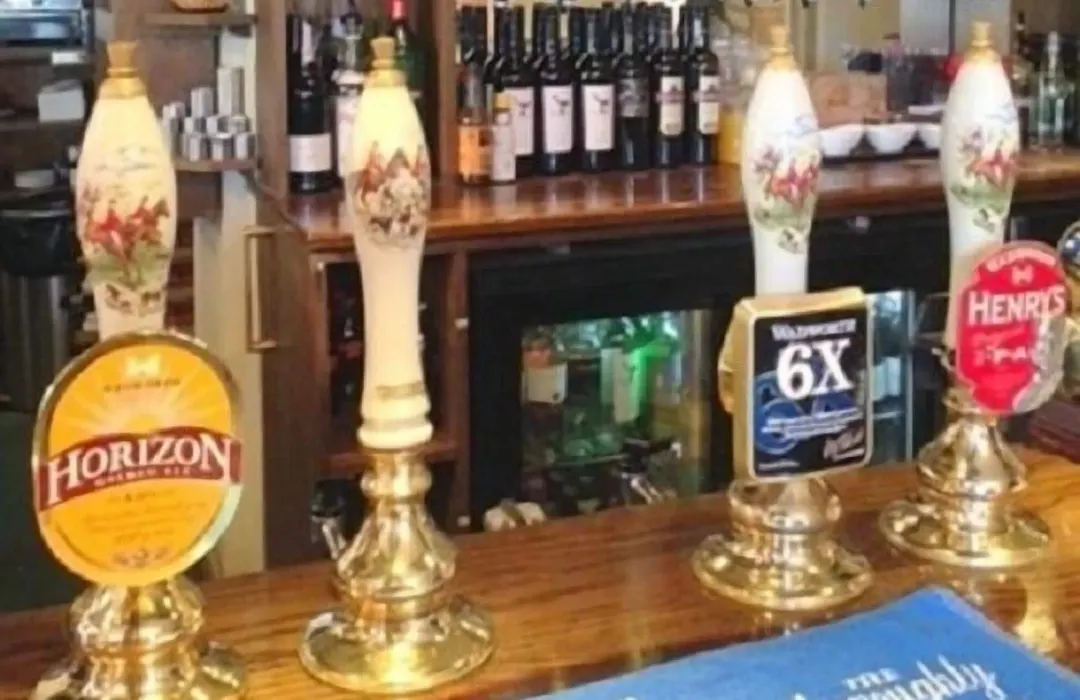 The Royal Oak Burford-1