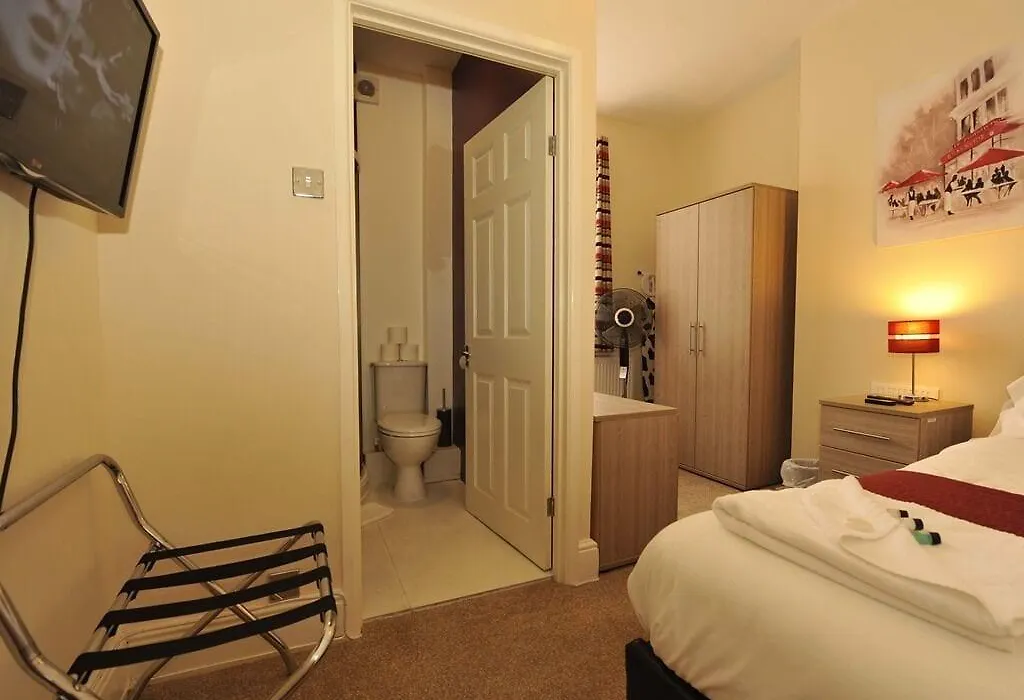 Gail'S Guest House-1