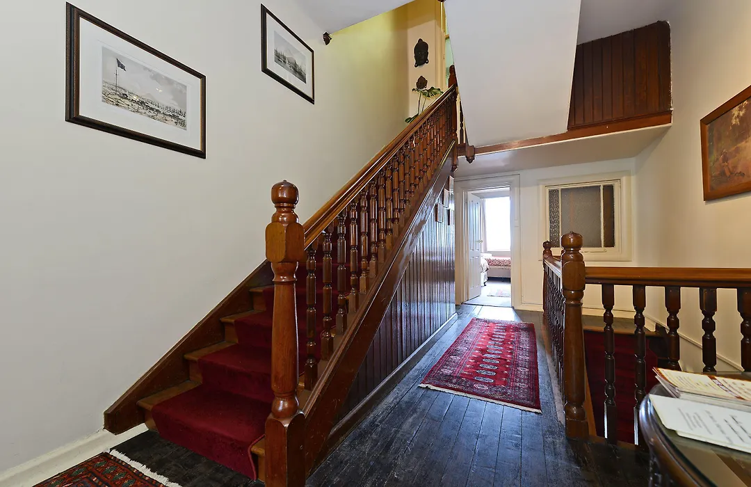 Edinburgh Gallery Bed & Breakfast-1