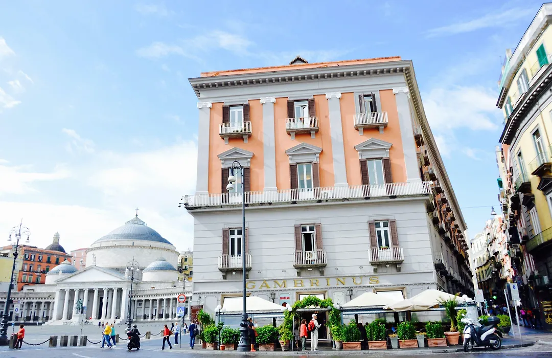 Relais Piazza Del Plebiscito-1