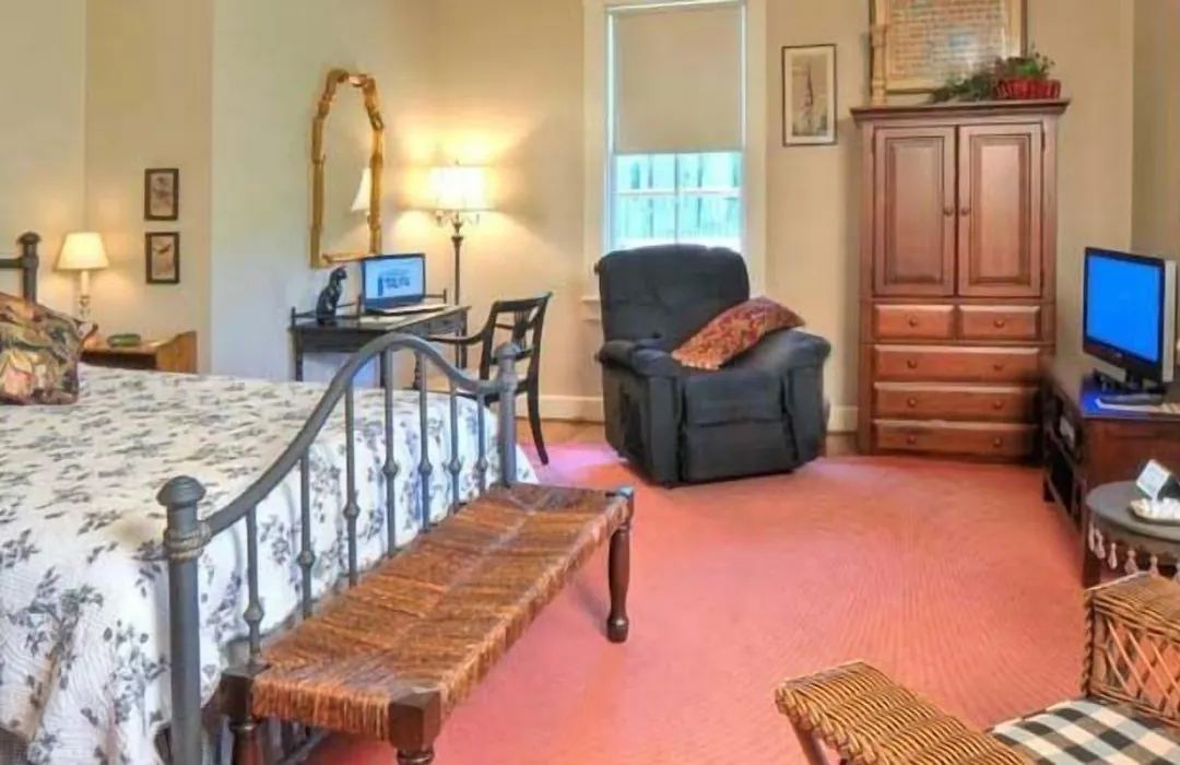 Central Hotel Bed And Breakfast-1