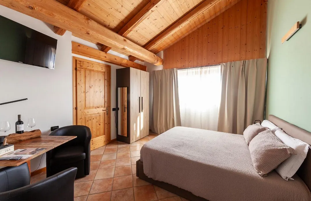 Chalet Chapeau Rar-1
