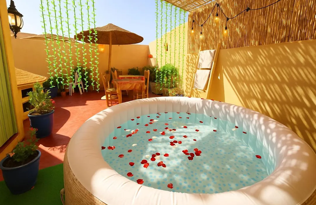 Riad Safran Rouge Jacuzzi Rooftop-1