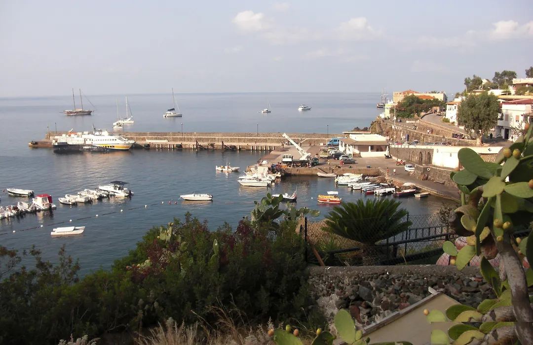 Villa Mariella Pittorino - camere in B&B-1