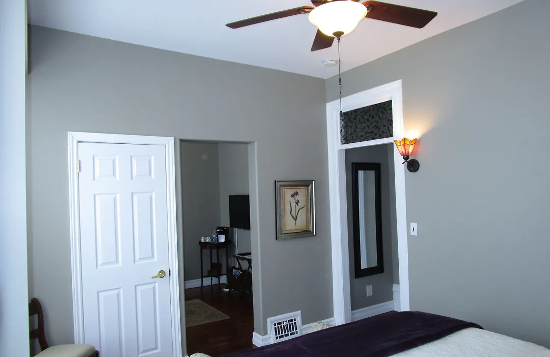 Sir Isaac Brock B&B Luxury Suites-1