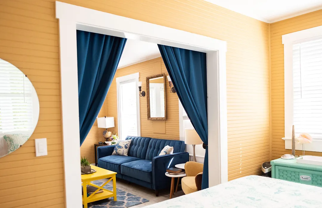 Meranova Guest Inn-1