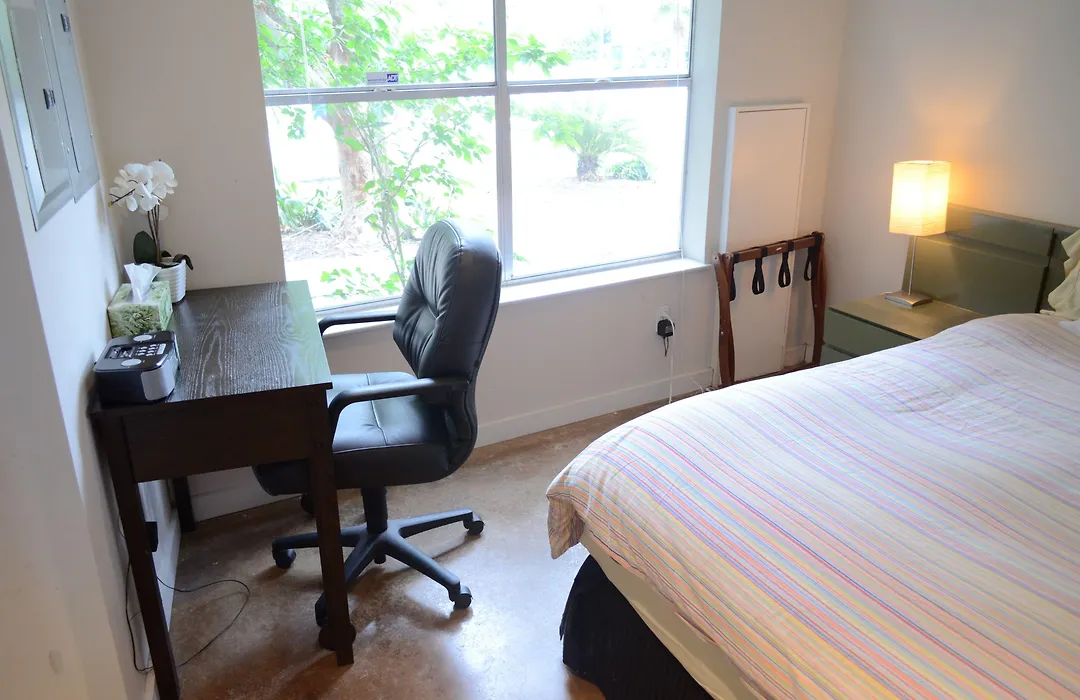 Modern B & B-1