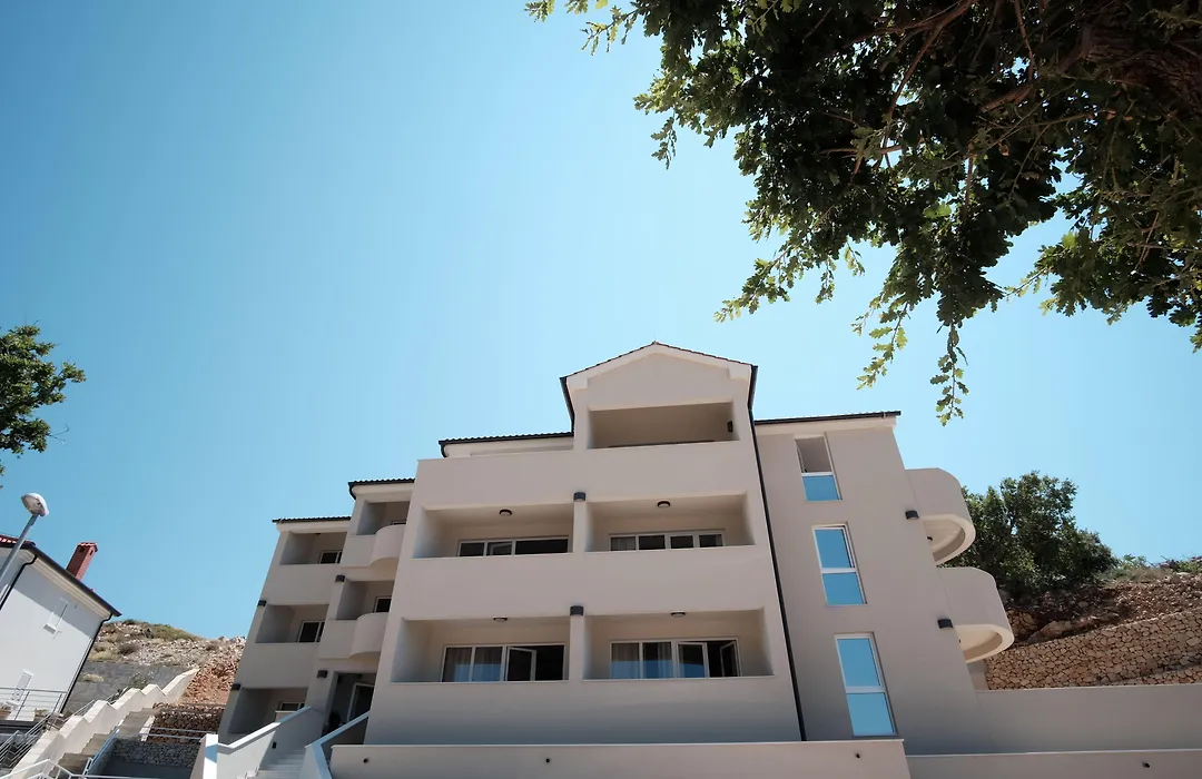 Eola Leisure Rooms-1