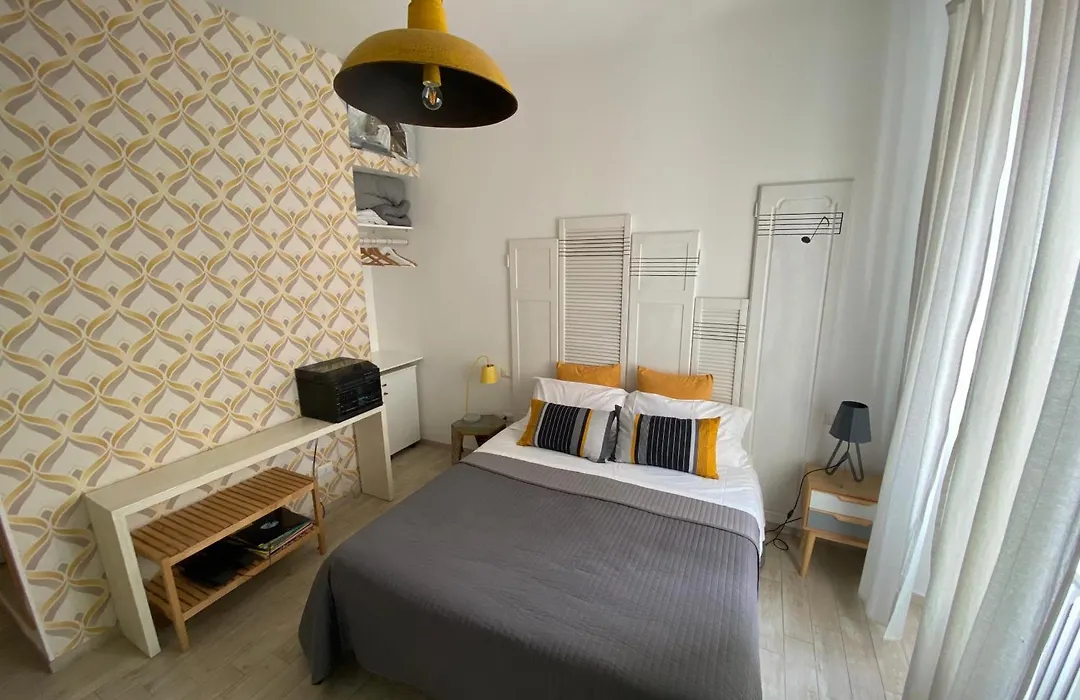 Room Of Arts-1