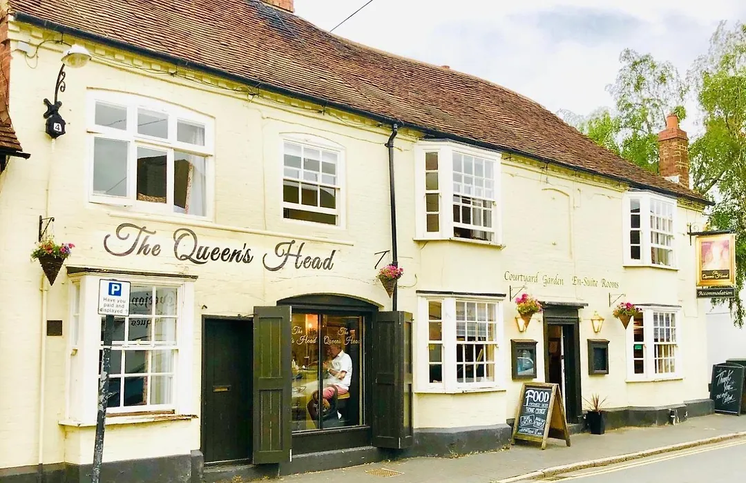 The Queens Head-1
