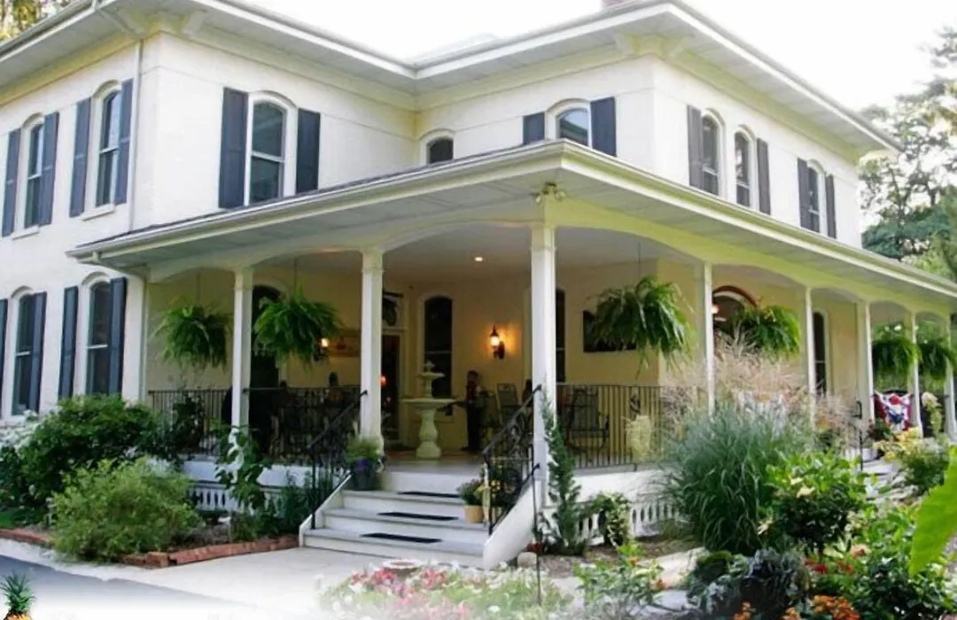 Monroe Manor Inn-1