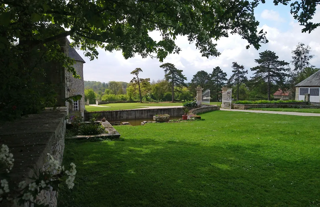 Manoir De Conjon-1