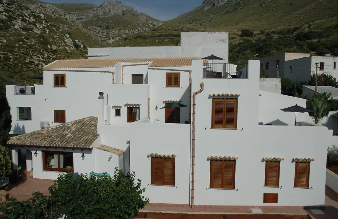 Punto De Vista B&B Makari-1
