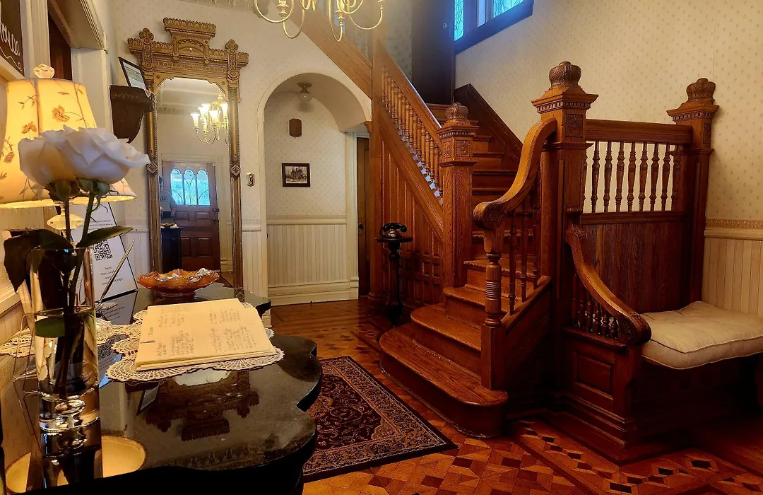 Downen House Bed & Breakfast-1