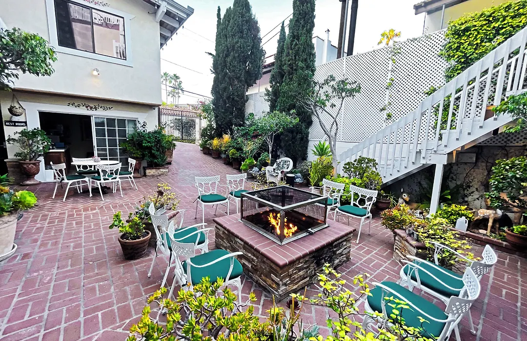 Catalina Courtyard Suites-1