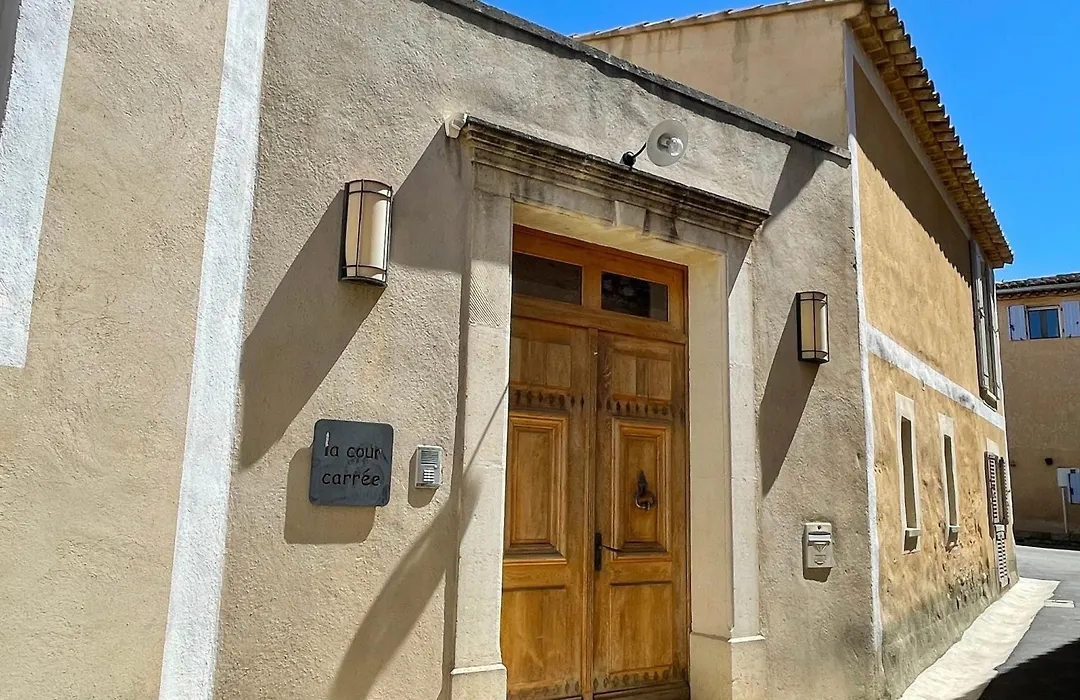 La Cour Carree-1