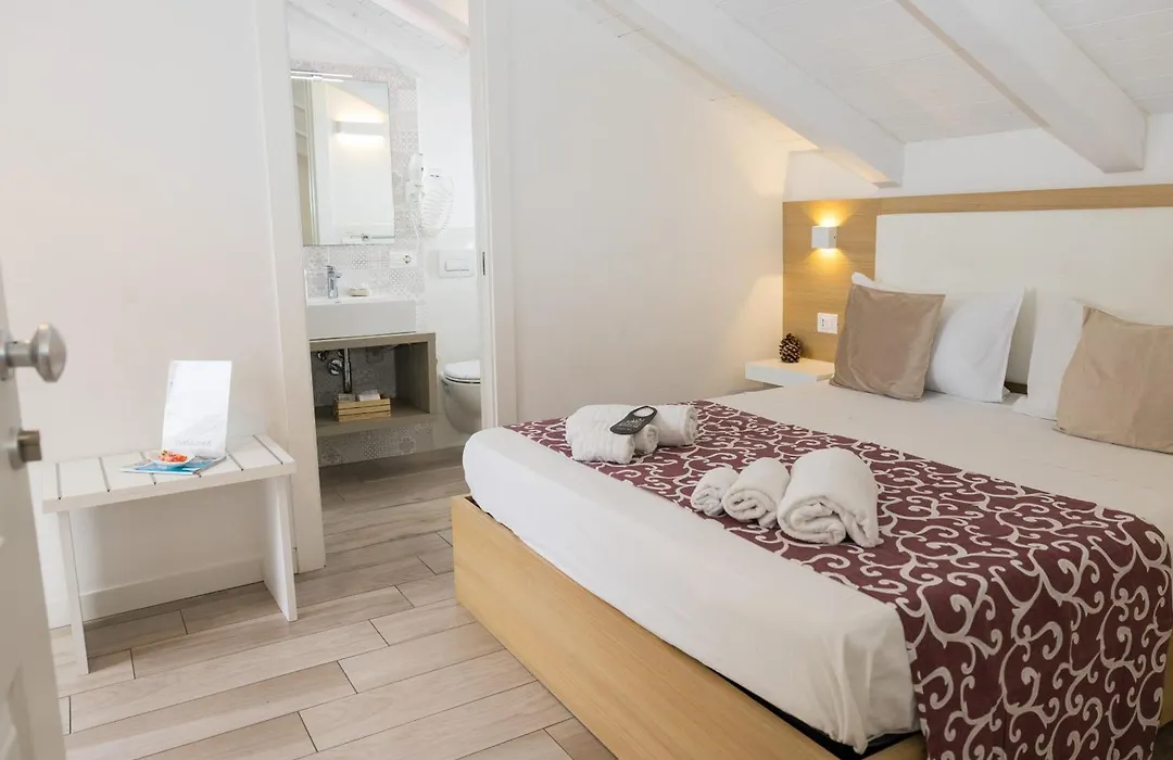 B&B Island Tropea -Sea View Rooms & Suites--1