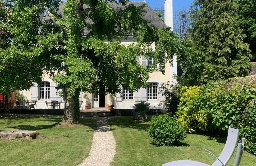 Manoir La Meffrais 1741- Parking Privé sur Place - B&B Élégant à 3 min de Dinan-1