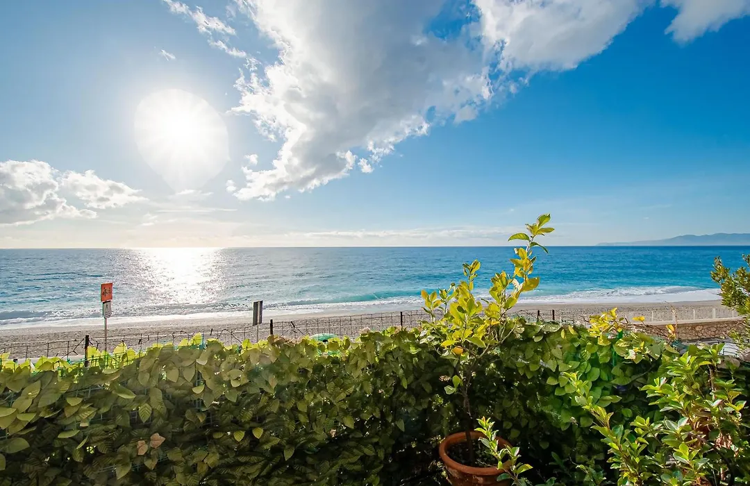 SEAHORSEROOM - Frontemare con Idromassaggio-1