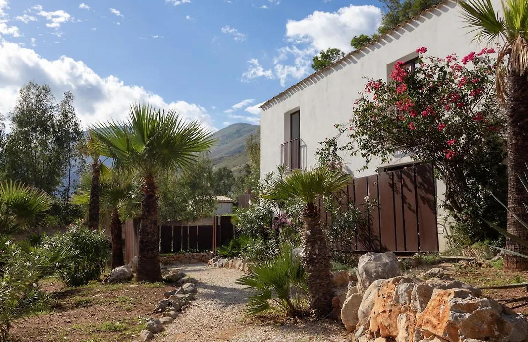 B&B Araja Villa&Suite By Geocharme-1