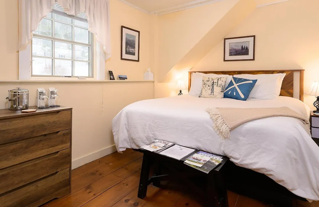 Brass Lantern Inn-1