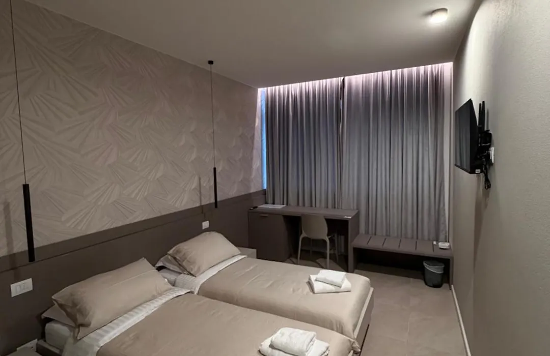 Royal Company Rooms-1