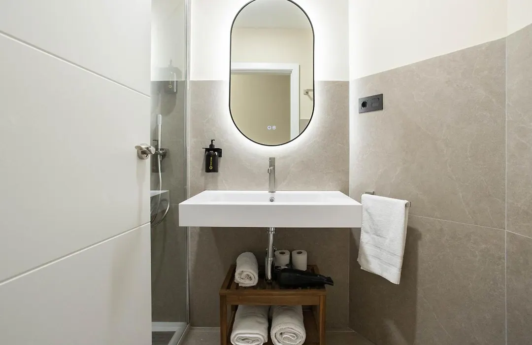 Ola Living Chamartín Studios-1