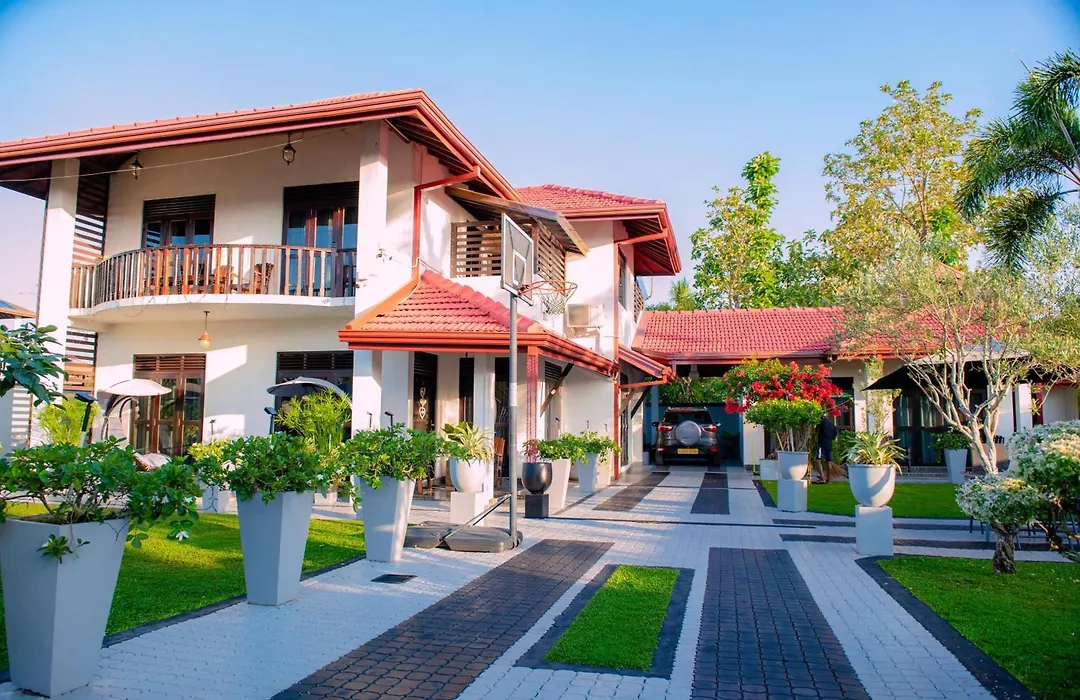 Sella Villa-Transit Airport-1