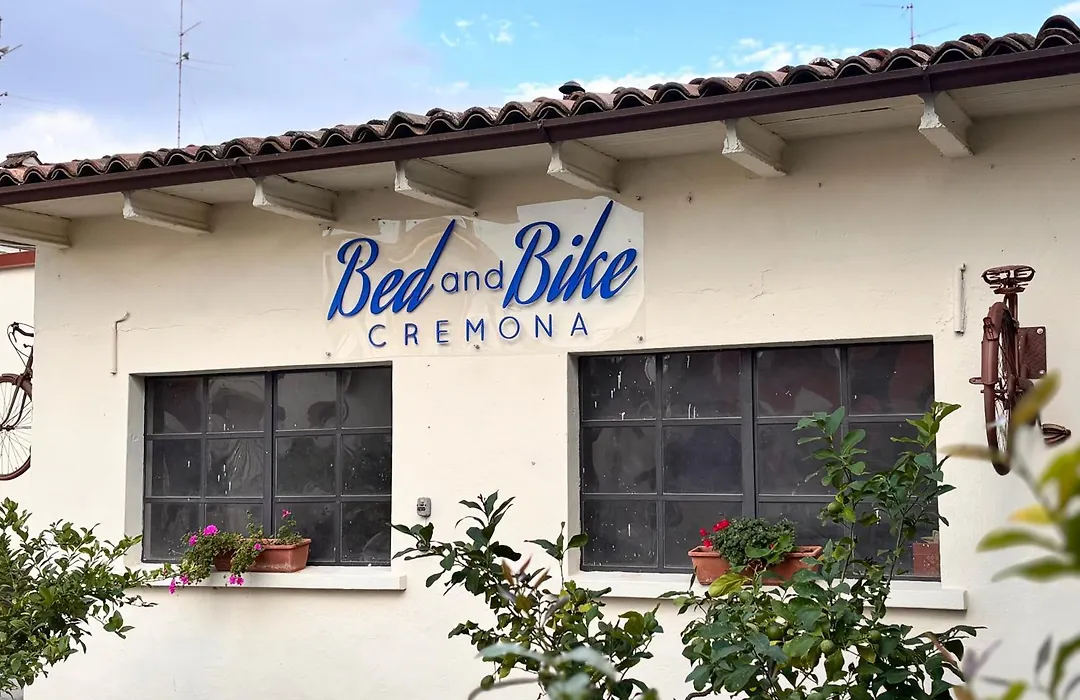 Foresteria Lombarda Bed And Bike Cremona-1