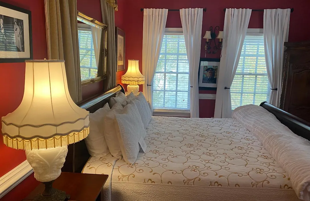 A Williamsburg White House Inn-1