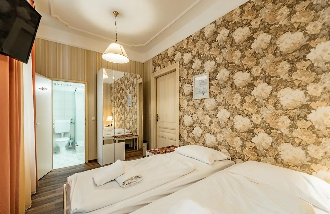 Hotel Pension Baronesse-1