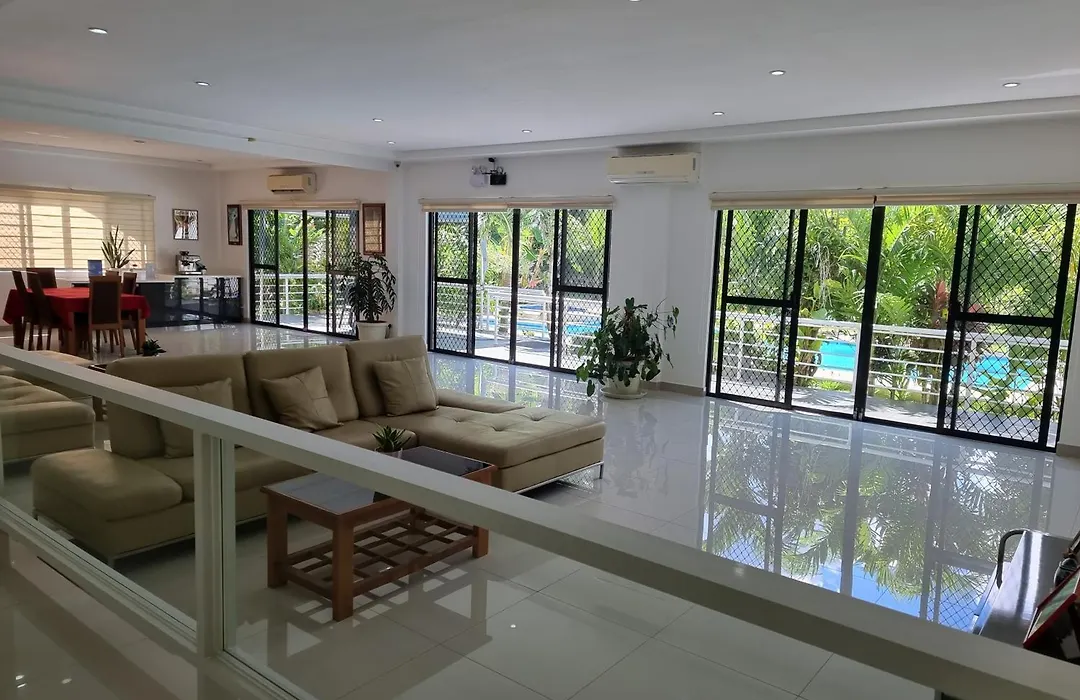 Bohol White House Bed & Breakfast-1