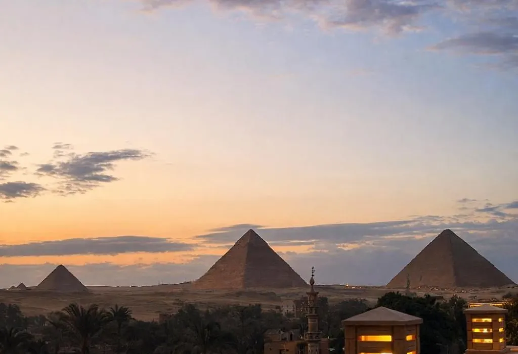 Taj Pyramids Inn - Pyramids View Rooftop-1