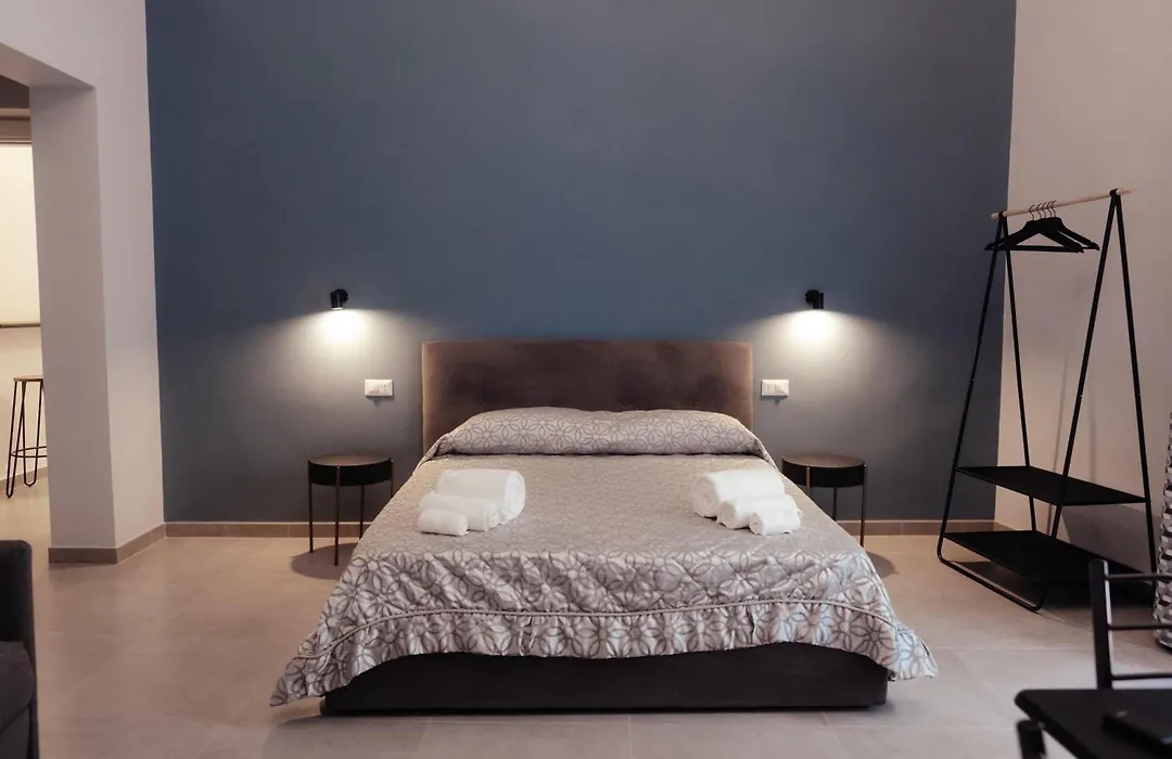 GuestHost - Maison Vittoria Comfortable Studio Apartment&Room-1