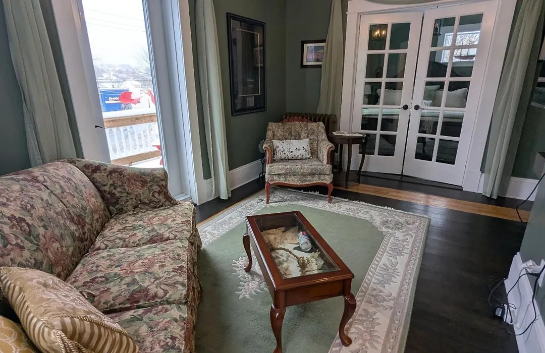 Rose & Thistle B&B Lunenburg-1