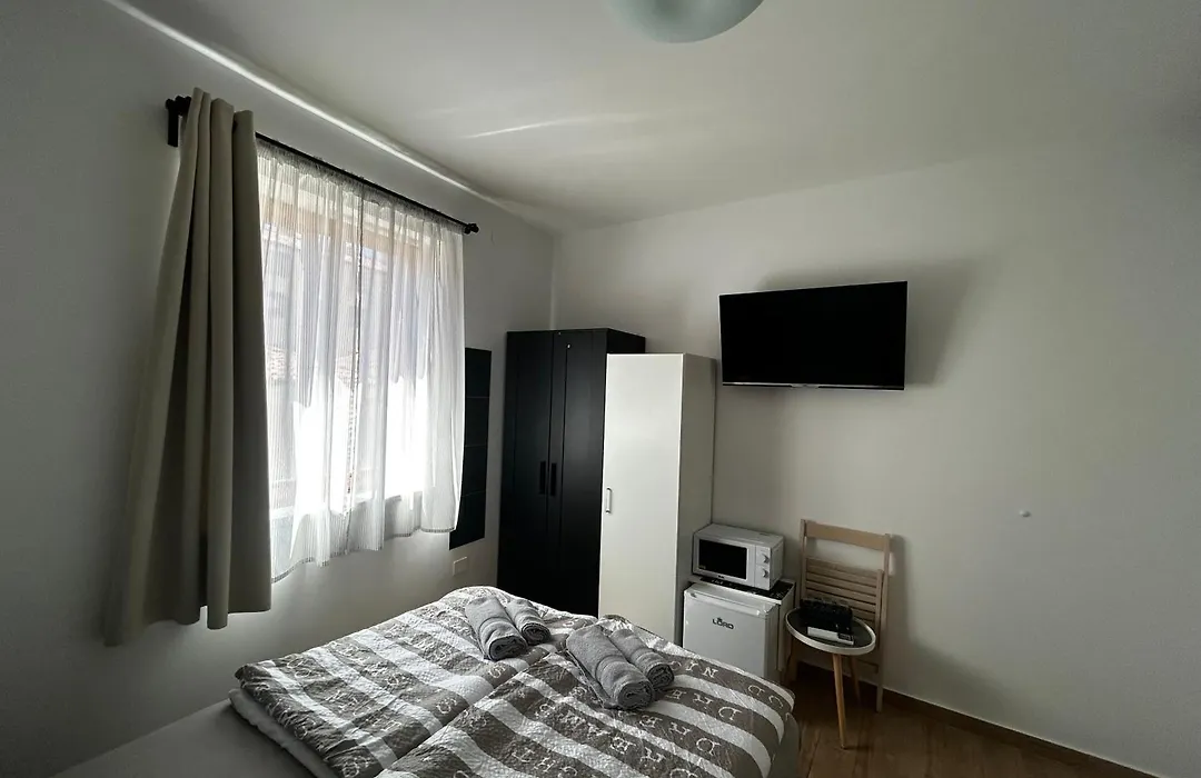 B&B Isola-1