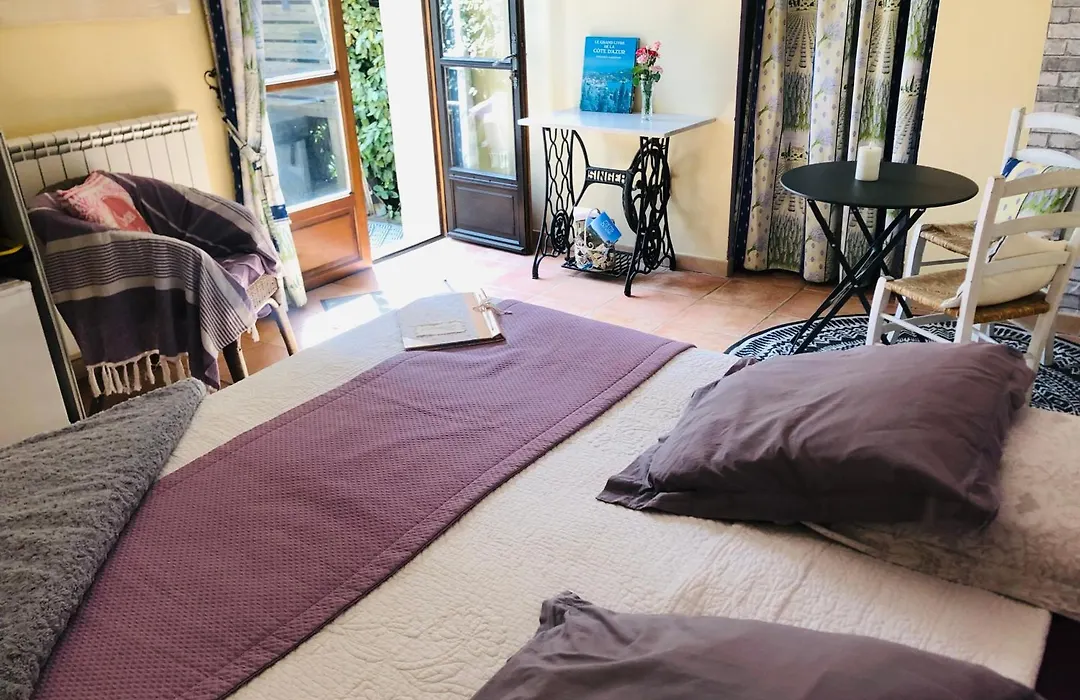 L'Oustaou B&B Piscine & Spa-1
