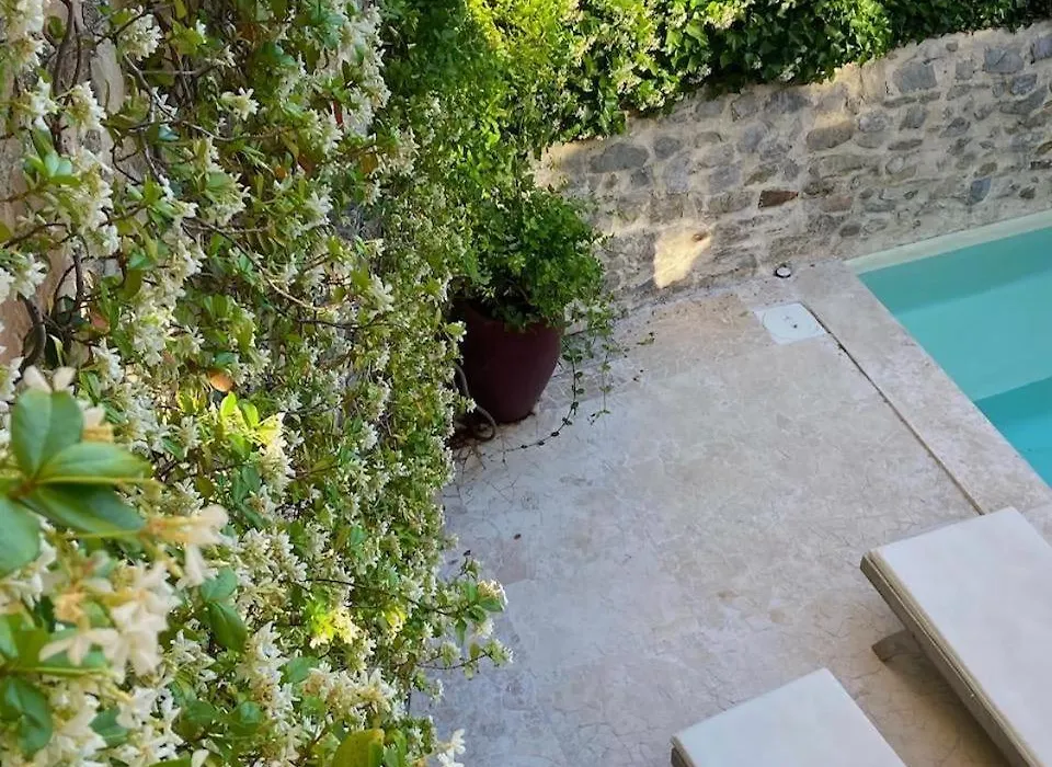 Les Vieux Murs-1