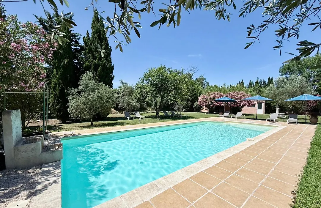 Domaine Au Coeur des Alpilles-1