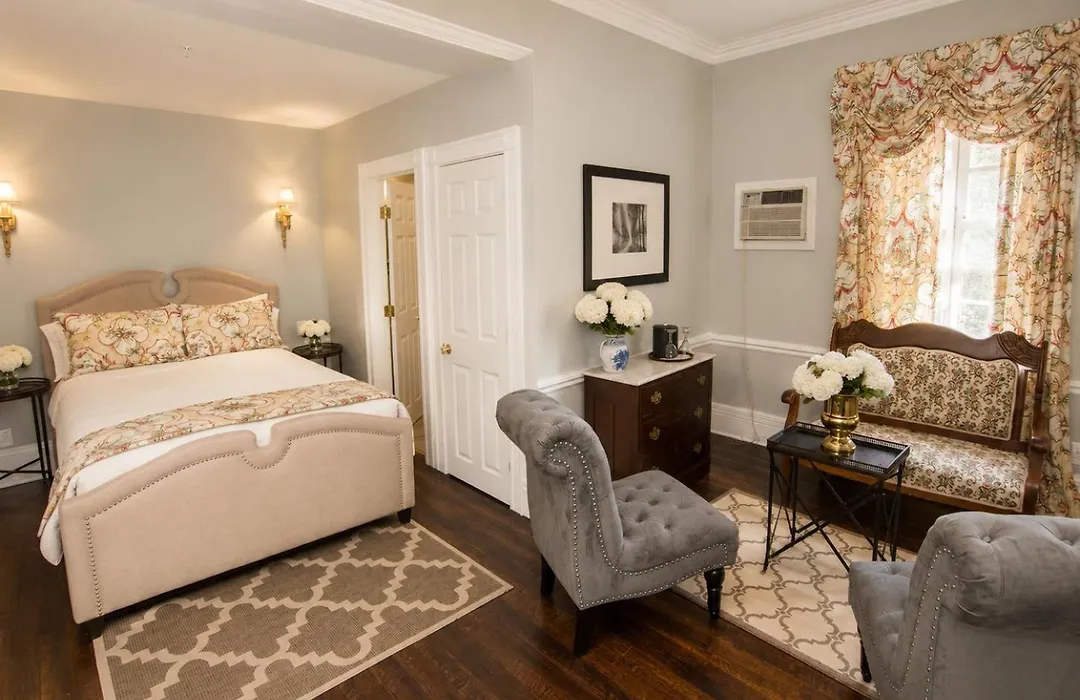 Bellevue Manor-1