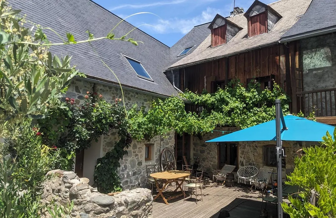 Chambres d'hôtes Les Chatougoulis-1