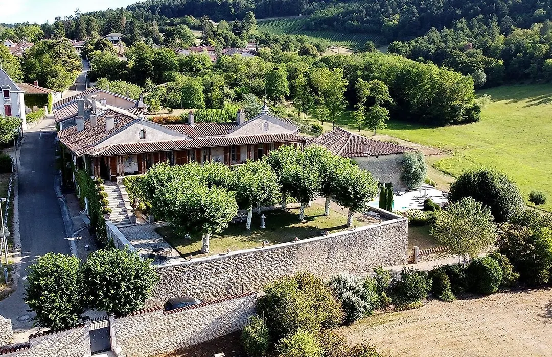 Clos de Mont July, architecture XVIIIe au cœur de la nature-1