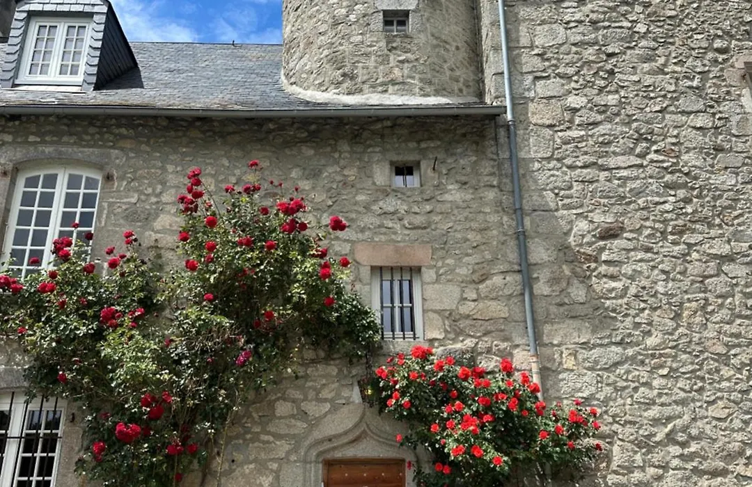 Chateau De La Borde A Ussel, Centre-Ville, Proche Autoroute A89, Climatisation-1