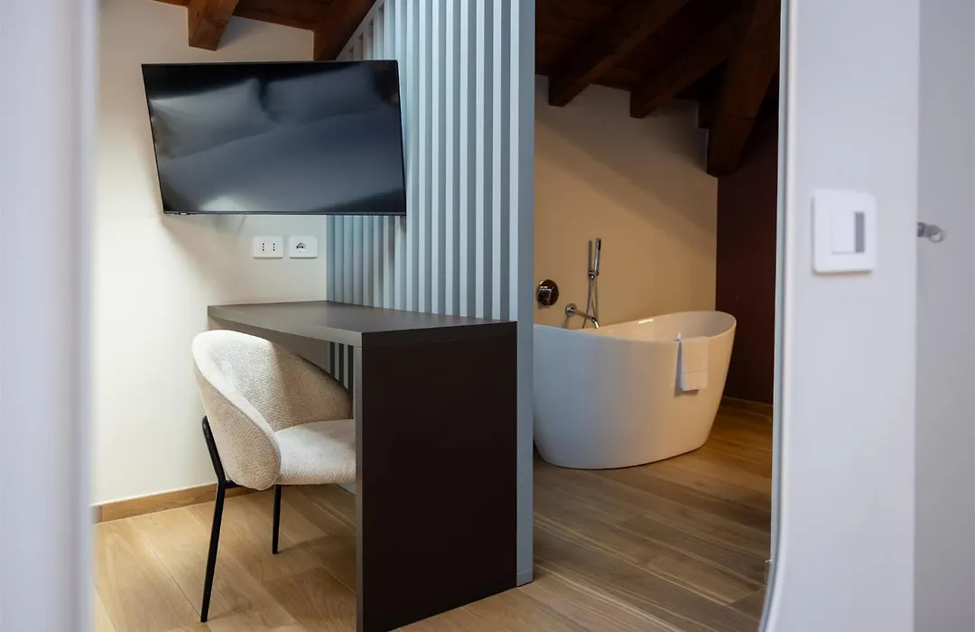 Rossovino Milano Boutique-1