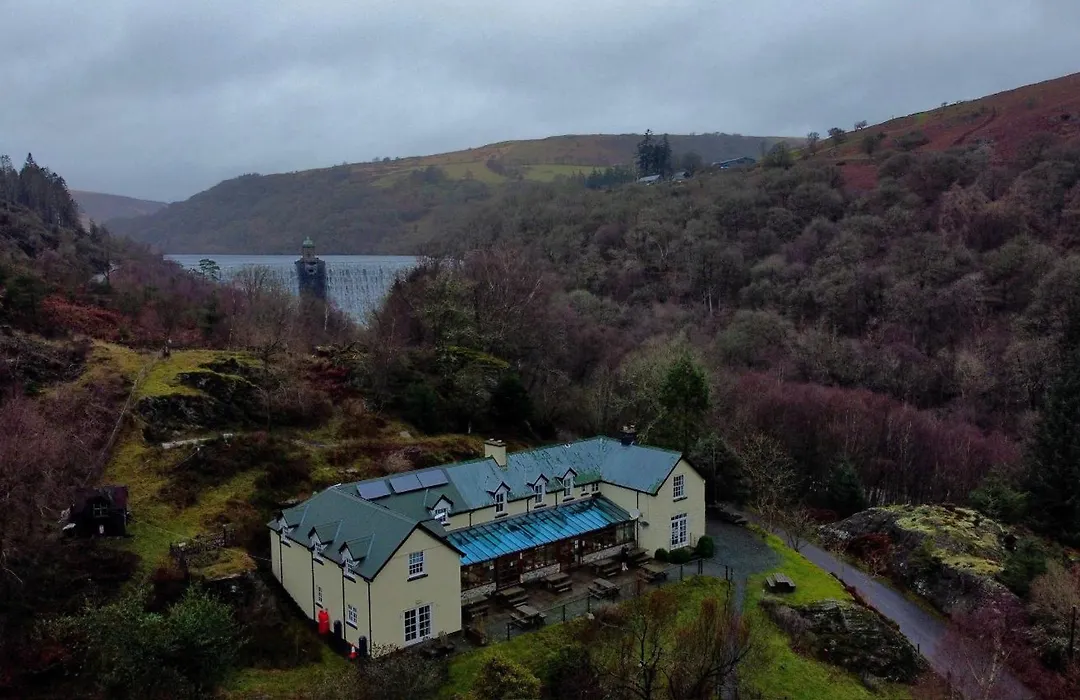 Ty Penbont House-1