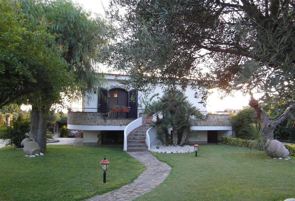 B&B Villa Lura Pompei-1