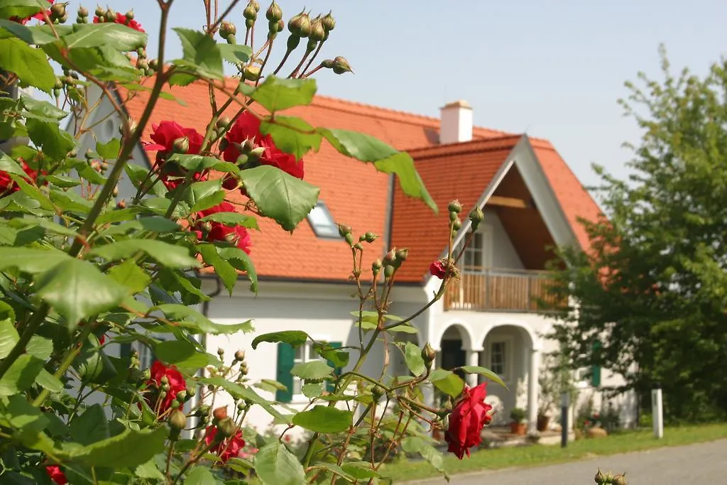 Gäste- und Vitalhaus Sauer-1