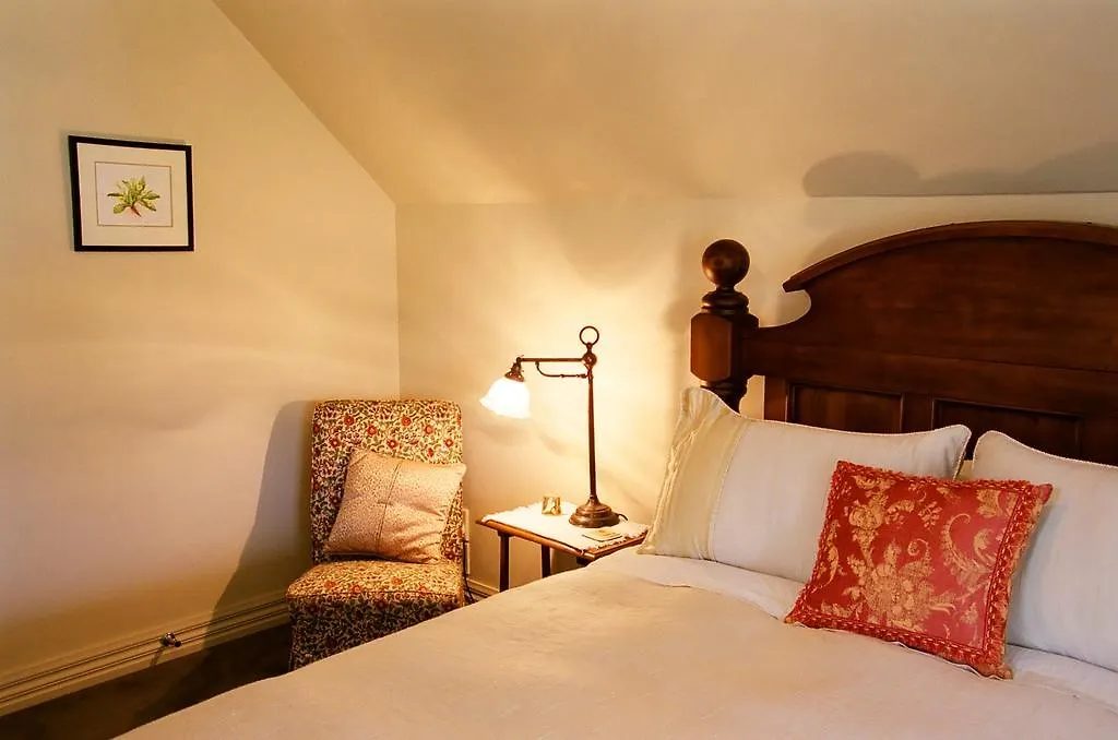 Anglesea House Inn-1
