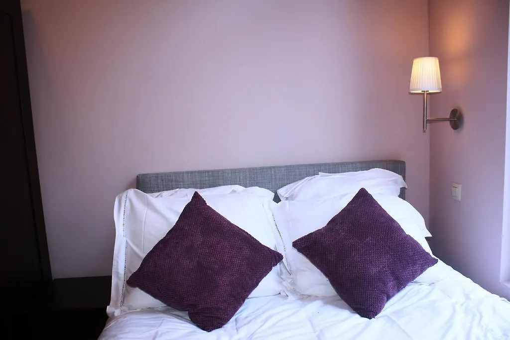 Eu B&B-1